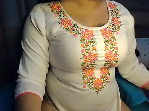 Snapshot of Trezza chatting on October 29, 2025, 8:54 pm Trezza online show from October 29, 2025, 8:54 pm