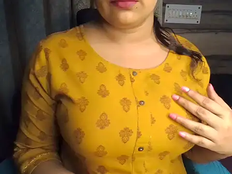 Snapshot of Trezza chatting on November 1, 2025, 1:40 am Trezza online show from November 1, 2025, 1:40 am