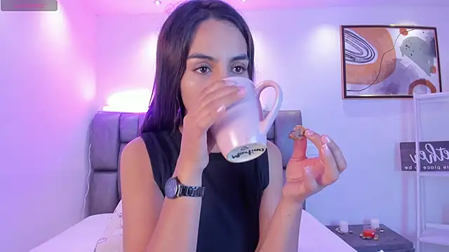 martina mancini online show from February 15, 2025, 12:54 pm