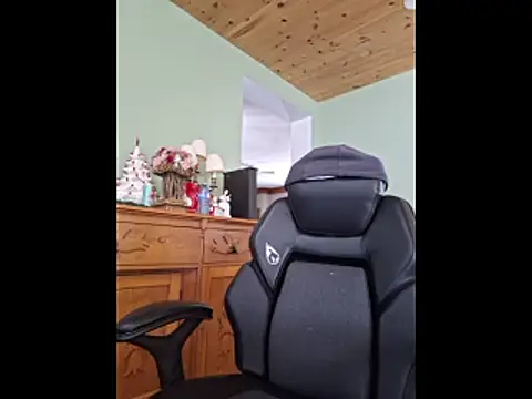 Mitchums online show from February 4, 2026, 7:31 pm