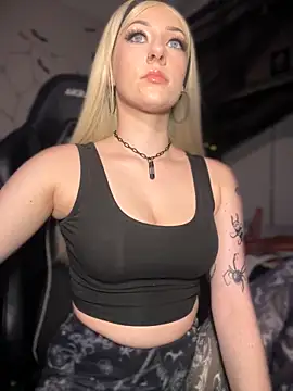 Snapshot of marleymaxwell chatting on January 5, 2025, 3:32 am marleymaxwell online show from January 5, 2025, 3:32 am