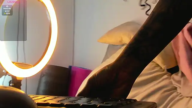 Alejandra Dunn online show from February 25, 2025, 1:50 pm