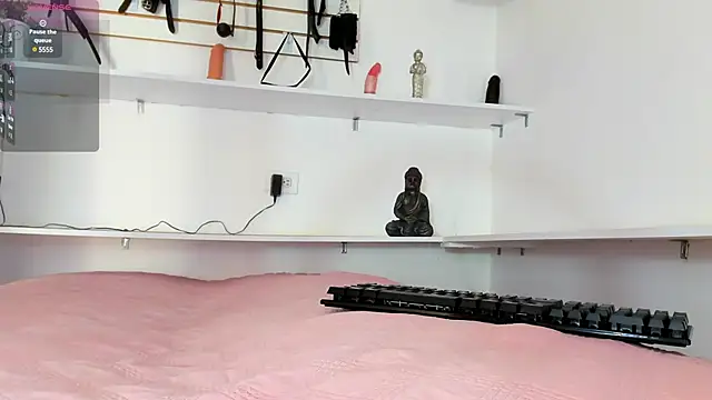 Alejandra Dunn online show from March 12, 2025, 2:34 pm