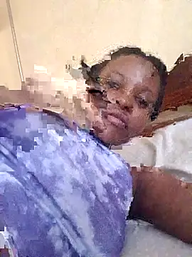 petite babe online show from February 2, 2026, 8:46 am