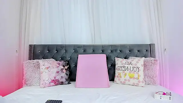 IsabellaJames online show from February 25, 2026, 2:37 pm