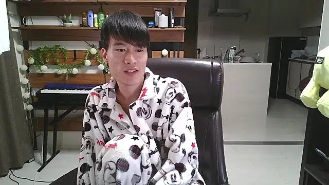 Snapshot of IroManager chatting on October 25, 2025, 1:40 pm IroManager online show from October 25, 2025, 1:40 pm