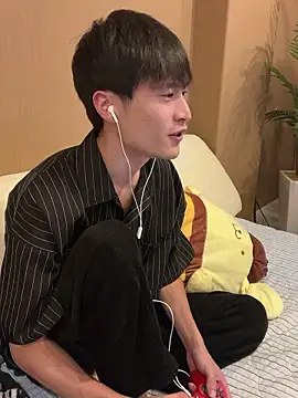 Snapshot of IroManager chatting on October 27, 2025, 1:48 pm IroManager online show from October 27, 2025, 1:48 pm