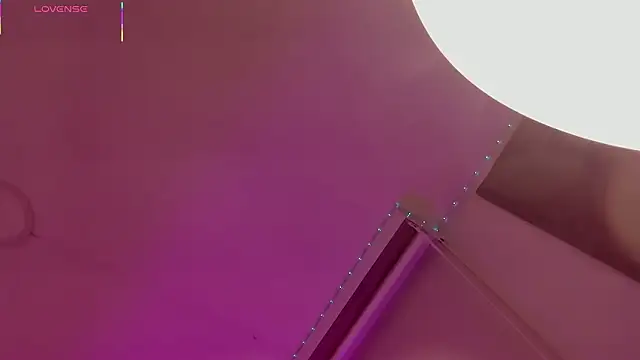 Oriana Guzman online show from February 9, 2026, 11:09 pm