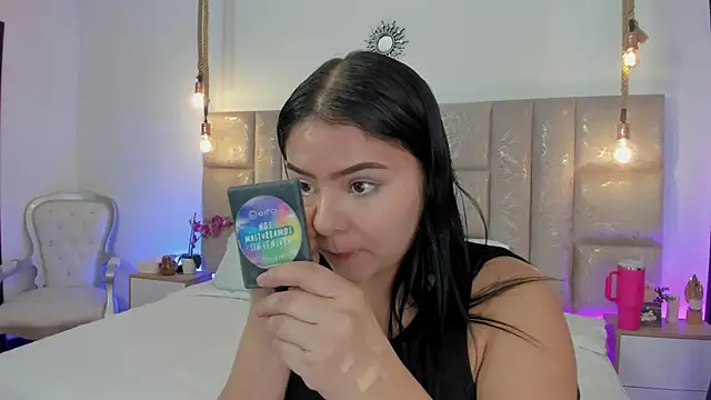 Snapshot of Oriana_Guzman chatting on July 19, 2026, 11:08 pm Oriana Guzman online show from July 19, 2026, 11:08 pm