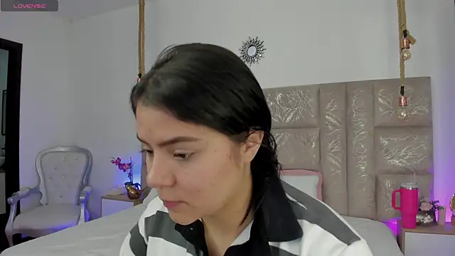 Snapshot of Oriana_Guzman chatting on July 31, 2026, 7:24 pm Oriana Guzman online show from July 31, 2026, 7:24 pm