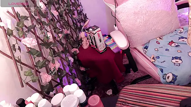 Snapshot of Magic-Smilee chatting on December 14, 2024, 2:31 pm Magic-Smilee online show from December 14, 2024, 2:31 pm