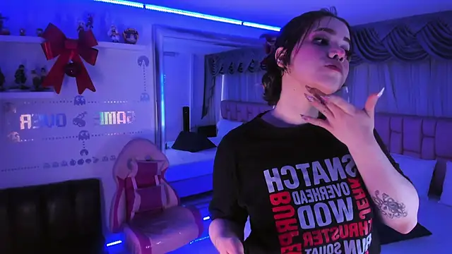 albaismynameX online show from December 19, 2024, 12:12 pm