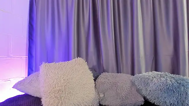 kleo helenos online show from April 12, 2026, 7:52 pm