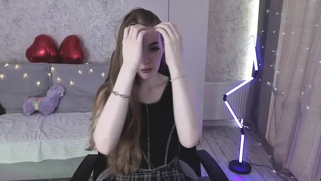 LissaCain online show from April 14, 2026, 2:39 am