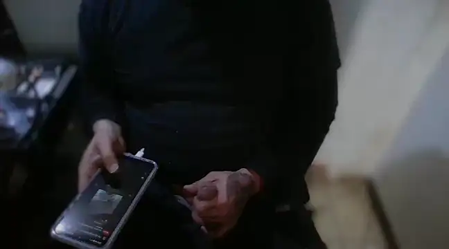 Snapshot of AlanDickson chatting on December 10, 2024, 12:05 pm AlanDickson online show from December 10, 2024, 12:05 pm