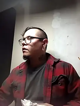 Snapshot of AlanDickson chatting on January 26, 2025, 5:02 am AlanDickson online show from January 26, 2025, 5:02 am