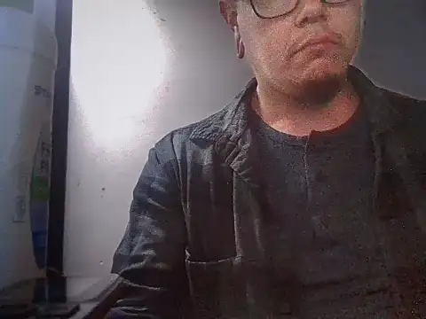 Snapshot of AlanDickson chatting on March 18, 2025, 2:48 pm AlanDickson online show from March 18, 2025, 2:48 pm