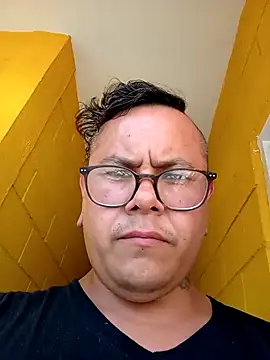 Snapshot of AlanDickson chatting on September 29, 2025, 11:09 pm AlanDickson online show from September 29, 2025, 11:09 pm