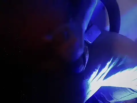 Snapshot of AlanDickson chatting on October 3, 2025, 2:30 am AlanDickson online show from October 3, 2025, 2:30 am