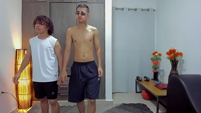 badguyss bisex online show from February 5, 2025, 11:23 am