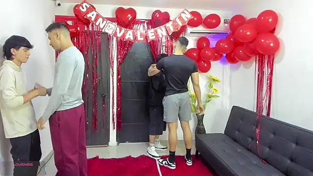 Snapshot of badguyss_bisex chatting on February 10, 2026, 11:36 am badguyss bisex online show from February 10, 2026, 11:36 am