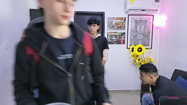 badguyss bisex online show from April 11, 2026, 11:14 am