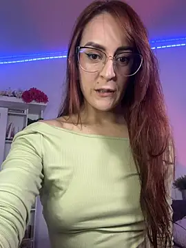 Snapshot of Buttyy_Cherry chatting on May 24, 2026, 6:02 pm Buttyy Cherry online show from May 24, 2026, 6:02 pm