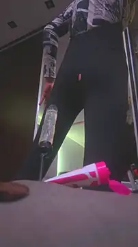 Snapshot of BodyandlegginLover chatting on September 18, 2025, 3:03 pm BodyandlegginLover online show from September 18, 2025, 3:03 pm