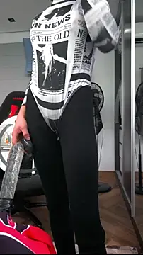 Snapshot of BodyandlegginLover chatting on September 26, 2025, 8:18 am BodyandlegginLover online show from September 26, 2025, 8:18 am