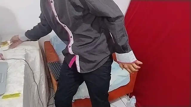 Snapshot of UncutToyBoy23cm chatting on March 23, 2025, 5:00 am UncutToyBoy23cm online show from March 23, 2025, 5:00 am