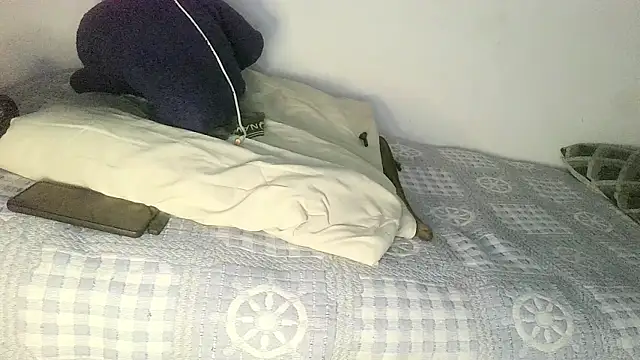 Snapshot of UncutToyBoy23cm chatting on September 28, 2025, 9:36 am UncutToyBoy23cm online show from September 28, 2025, 9:36 am