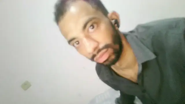 Snapshot of UncutToyBoy23cm chatting on October 15, 2025, 7:52 am UncutToyBoy23cm online show from October 15, 2025, 7:52 am