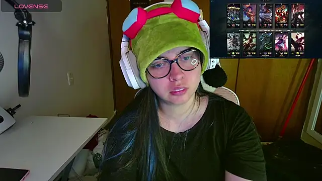 Snapshot of Vallolet_Spencer chatting on March 11, 2025, 5:38 am Vallolet Spencer online show from March 11, 2025, 5:38 am