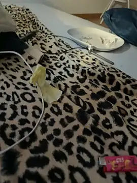 susilover6969x6969 online show from March 9, 2025, 2:18 am