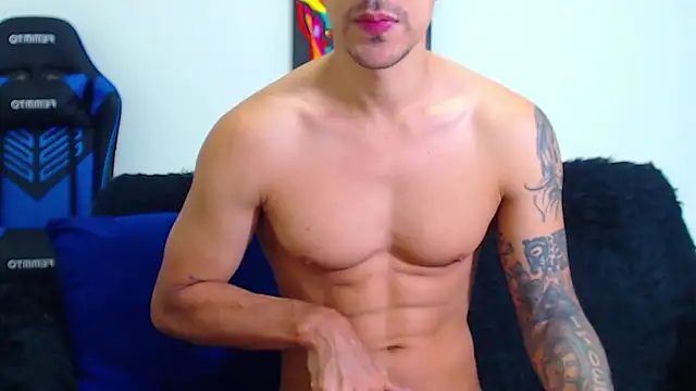 Tristan-bm online show from February 5, 2025, 4:58 pm