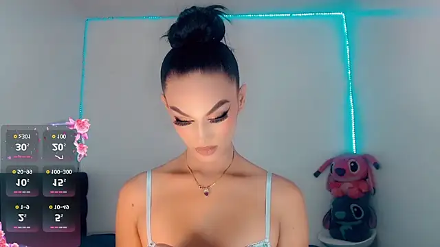 Snapshot of _Riannagarcia_ chatting on October 10, 2025, 3:16 am Riannagarcia online show from October 10, 2025, 3:16 am