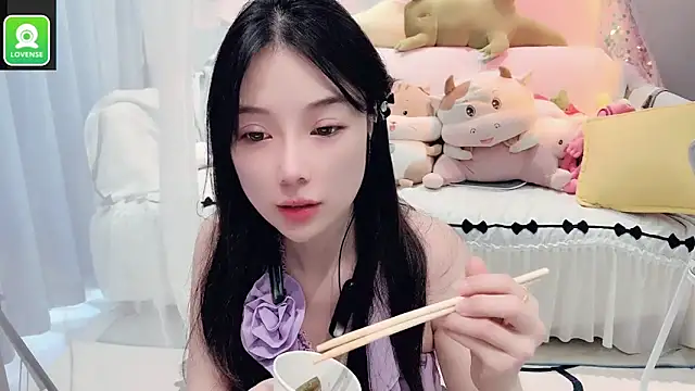 Snapshot of AKiKi711 chatting on September 13, 2025, 4:45 am AKiKi711 online show from September 13, 2025, 4:45 am