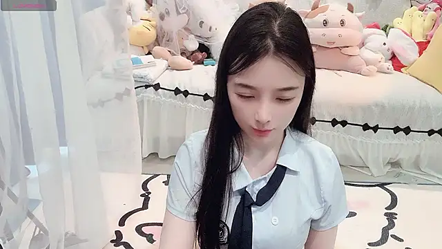AKiKi711 online show from May 7, 2026, 4:29 am