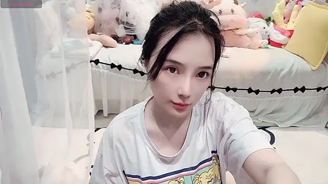 AKiKi711 online show from May 16, 2026, 3:11 pm