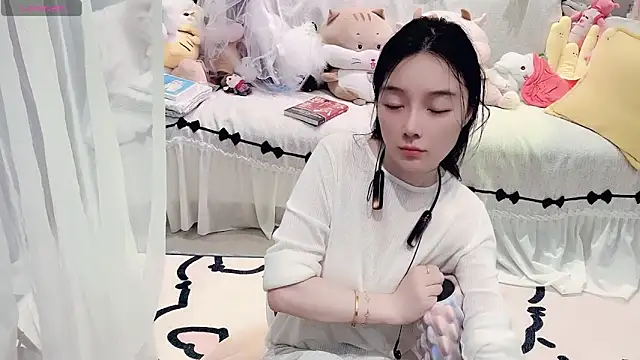 AKiKi711 online show from May 22, 2026, 4:56 pm