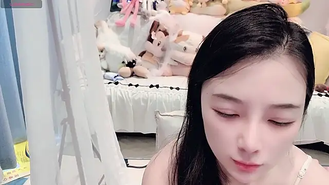 AKiKi711 online show from July 19, 2026, 5:11 am