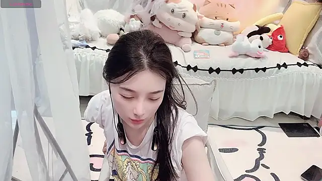 AKiKi711 online show from July 28, 2026, 5:03 am
