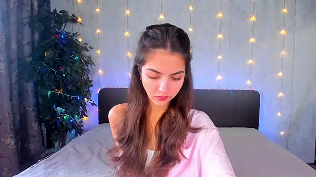 Milana Crystal  online show from December 3, 2025, 8:23 am