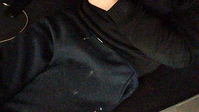 kiksnap-meistro5 online show from February 25, 2026, 9:35 pm