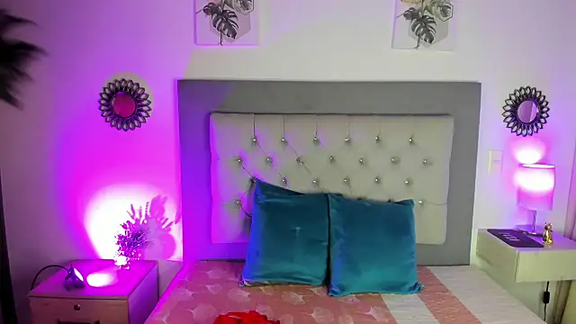 Kylie2211 online show from February 8, 2025, 2:47 am