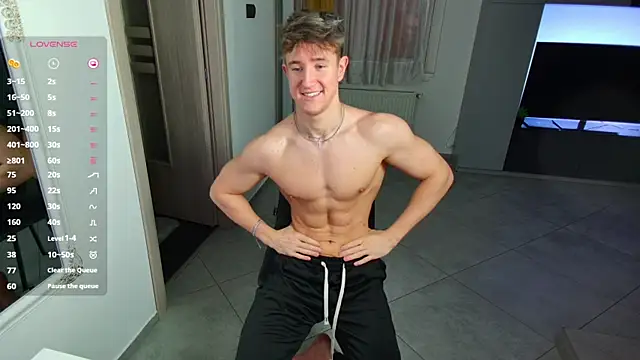 ChristianLevine  online show from September 13, 2025, 5:18 am