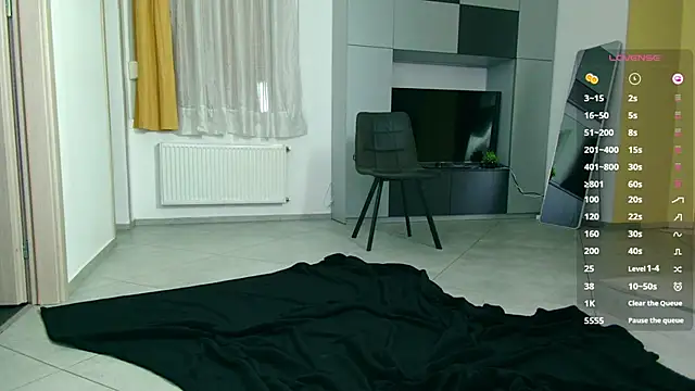 ChristianLevine  online show from October 2, 2025, 5:03 am