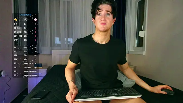 ChristianLevine  online show from April 14, 2026, 8:37 pm