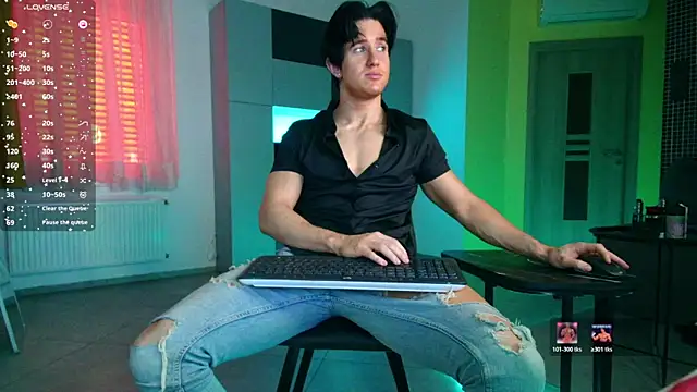 Snapshot of ChristianLevine_ chatting on May 14, 2026, 8:43 am ChristianLevine online show from May 14, 2026, 8:43 am