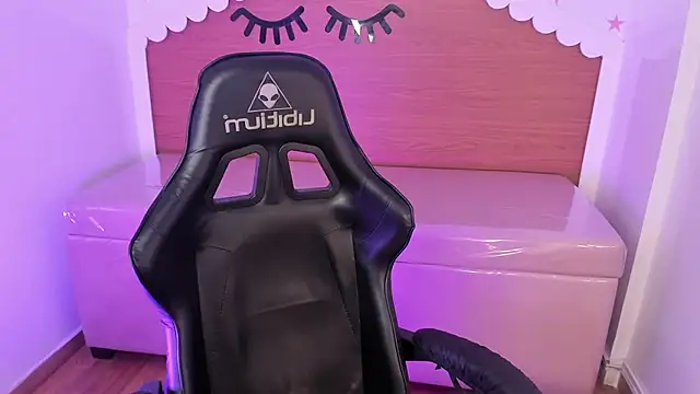 Snapshot of carlie_mayer_v chatting on September 16, 2025, 4:13 am carlie mayer v online show from September 16, 2025, 4:13 am